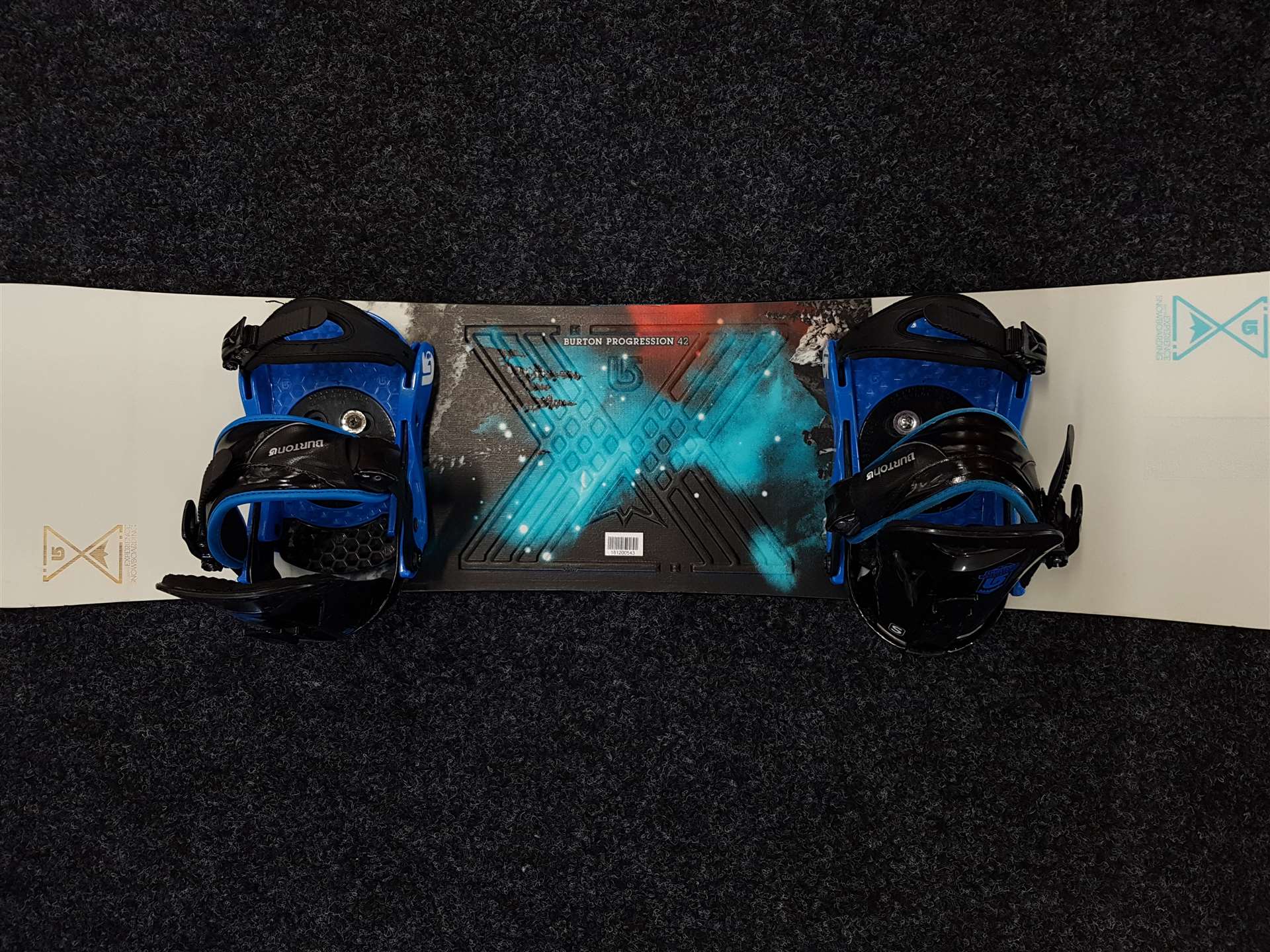 Snowboard d'occasion BURTON Progression 42 + fixations Burton taille S
